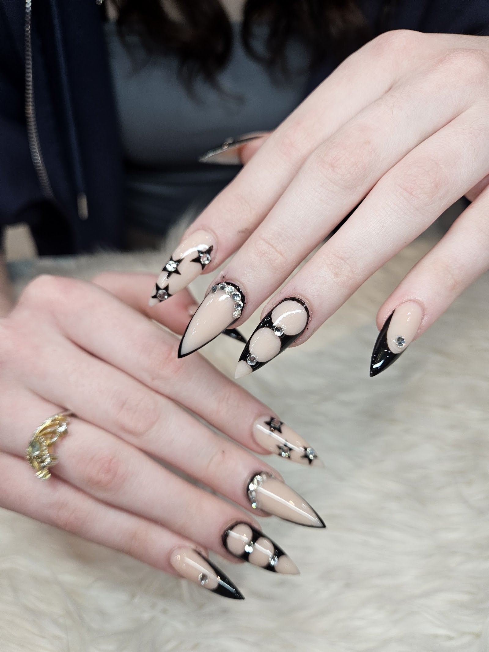 Venus Signature Nails & Spa nail photo 3